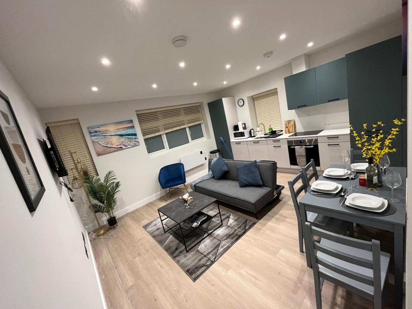 Luxury Apartments סאות'אנד און סי מראה חיצוני תמונה